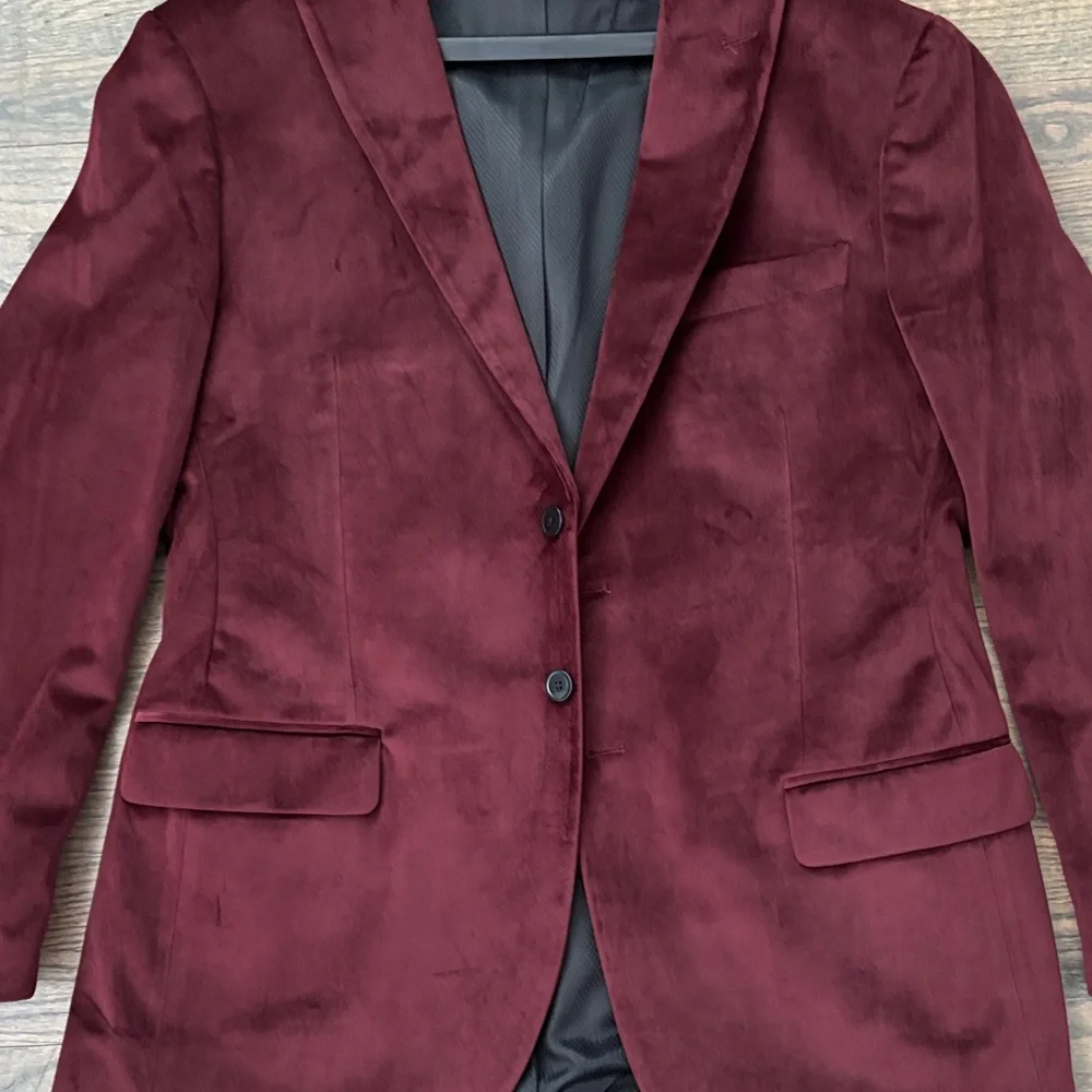 Burgundy Velvet Notch Lapel Sport Coat Blazer